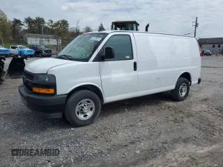 2021 Chevrolet Express Cargo z VIN 1GCWGAFP6M1214670, wystawiony jako Copart lot #48985335 z przebiegiem 109 544 mil mil oraz Czysty tytuł • Clean title. Historia ofert i sprzedaży dostępna na DreamBid. Obrazek 1.