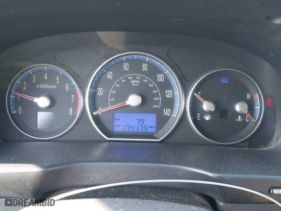 2008 Hyundai Santa Fe SE with VIN 5NMSH13E78H147426, listed as a IAAI auction lot 41522743 with 174,175 mi miles. Bid and sale history available at carsss.com. Image 7.