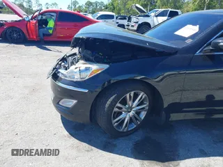 2013 Hyundai Genesis 3.8L with VIN KMHGC4DD7DU256396, listed as a IAAI auction lot 41839540 with 90,105 mi miles. Bid and sale history available at carsss.com. Image 6.