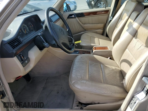 1994 Mercedes-Benz E Class with VIN WDBEA32E2RC119398, listed as a Copart auction lot 54427825 with 277,850 mi miles and Clean Title. Bid and sale history available at carsss.com. Image 7.