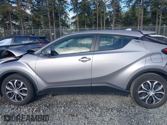 2020 Toyota C-HR LE z VIN JTNKHMBXXL1077939, wystawiony jako IAAI lot #42044122 z przebiegiem 47 140 mil mil oraz . Historia ofert i sprzedaży dostępna na DreamBid. Obrazek 14.