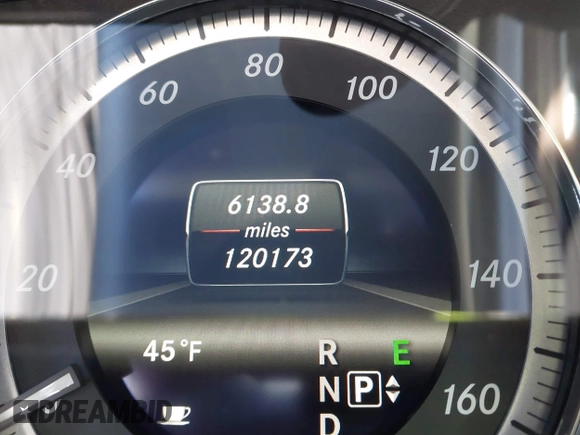 2013 Mercedes-Benz E-Class E 350 Luxury with VIN WDDHF8JB5DA673534, listed as a IAAI auction lot 41699534 with 120,173 mi miles. Bid and sale history available at carsss.com. Image 15.