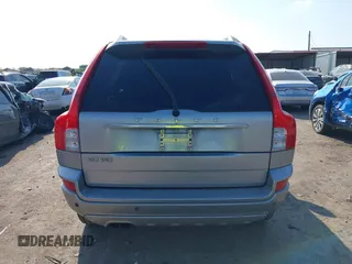 2013 Volvo XC90 I6 R-Design with VIN YV4952CF6D1652560, listed as a IAAI auction lot 41881043 with 138,612 mi miles. Bid and sale history available at carsss.com. Image 16.