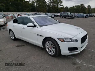 2017 Jaguar XF 35t Premium with VIN SAJBD4BV1HCY31046, listed as a Copart auction lot 78539704 with 34,378 mi miles and Salvage Title. Bid and sale history available at carsss.com. Image 4.