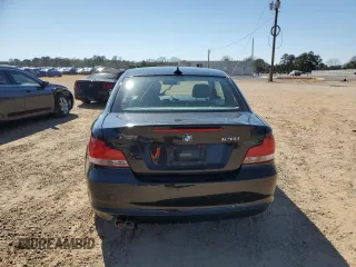 2011 BMW 1 Series 128i z VIN WBAUP9C52BVL90000, wystawiony jako Copart lot #48722805 z przebiegiem Nie podano mil oraz Szkody całkowita. Historia ofert i sprzedaży dostępna na DreamBid. Obrazek 6.