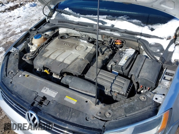 2014 Volkswagen Jetta TDI w/Premium/Nav z VIN 3VWLL7AJXEM382611, wystawiony jako IAAI lot #41609335 z przebiegiem 120 000 mil mil oraz . Historia ofert i sprzedaży dostępna na DreamBid. Obrazek 10.