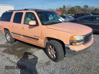 2000 GMC Yukon XL SLT with VIN 3GKFK16T9YG166699, listed as a IAAI auction lot 41070324 with 271,068 mi miles. Bid and sale history available at carsss.com. Image 1.