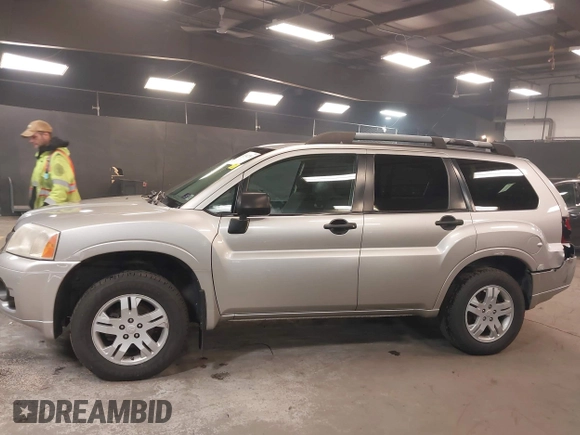 2008 Mitsubishi Endeavor LS z VIN 4A4MN21S48E043584, wystawiony jako IAAI lot #41942783 z przebiegiem 185 338 mil mil oraz . Historia ofert i sprzedaży dostępna na DreamBid. Obrazek 14.