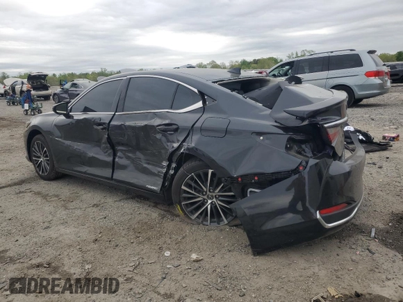 2022 Lexus ES 300h z VIN 58ADA1C16NU026003, wystawiony jako Copart lot #53938505 z przebiegiem 24 484 mil mil oraz Szkoda całkowita • Salvage title. Historia ofert i sprzedaży dostępna na DreamBid. Obrazek 2.