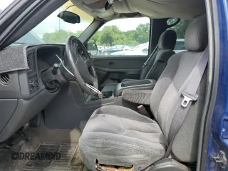 2003 Chevrolet Silverado 1500HD LS z VIN 1GCGC13U73F121877, wystawiony jako Copart lot #59104175 z przebiegiem 283 775 mil mil oraz Czysty tytuł • Clean title. Historia ofert i sprzedaży dostępna na DreamBid. Obrazek 7.
