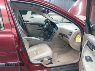 2001 Volvo S60 with VIN YV1RS61R912017817, listed as a IAAI auction lot 41981663 with 44,226 mi miles. Bid and sale history available at carsss.com. Image 5.