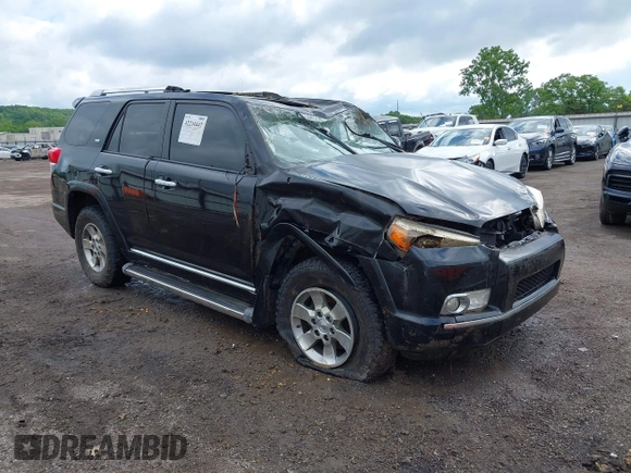 2011 Toyota 4Runner Trail z VIN JTEBU5JR0B5040278, wystawiony jako IAAI lot #42210447 z przebiegiem 263 253 mil mil oraz . Historia ofert i sprzedaży dostępna na DreamBid. Obrazek 1.