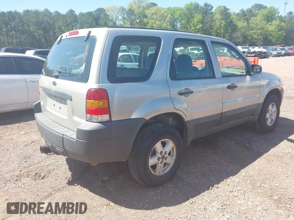 2005 Ford Escape XLS Value with VIN 1FMYU02Z25KB13278, listed as a IAAI auction lot 41981861 with 173,733 mi miles. Bid and sale history available at carsss.com. Image 4.