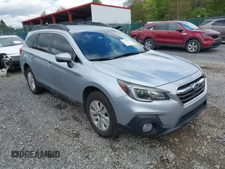 2018 Subaru Outback Premium z VIN 4S4BSAFC4J3257300, wystawiony jako IAAI lot #42175999 z przebiegiem 76 451 mil mil oraz . Historia ofert i sprzedaży dostępna na DreamBid. Obrazek 1.