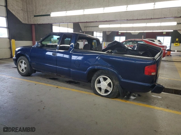 2001 Chevrolet S-10 with VIN 1GCCS195318191895, listed as a Copart auction lot 81762124 with 0 mi miles and Salvage Title. Bid and sale history available at carsss.com. Image 2.