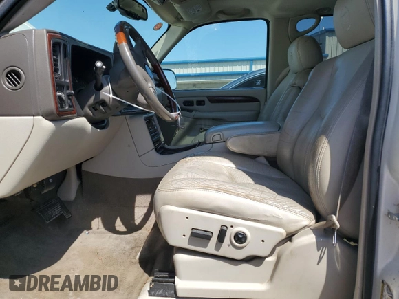 2005 Cadillac Escalade z VIN 1GYEK63N95R118426, wystawiony jako Copart lot #52681345 z przebiegiem 247 972 mil mil oraz Szkoda całkowita • Salvage title. Historia ofert i sprzedaży dostępna na DreamBid. Obrazek 7.