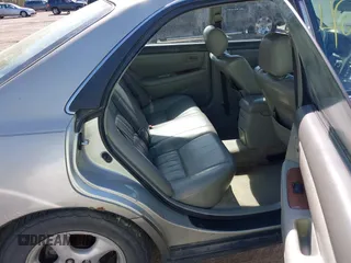 1998 Lexus ES 300 Luxury Sport Sdn with VIN JT8BF28G1W5049917, listed as a IAAI auction lot 42093778 with 331,253 mi miles. Bid and sale history available at carsss.com. Image 8.
