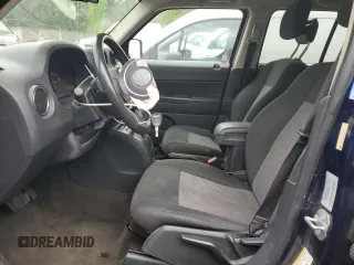 2015 Jeep Patriot Latitude z VIN 1C4NJRFBXFD125752, wystawiony jako Copart lot #54801835 z przebiegiem 160 985 mil mil oraz Szkoda całkowita • Salvage title. Historia ofert i sprzedaży dostępna na DreamBid. Obrazek 7.