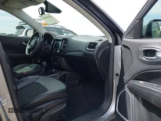 2021 Jeep Compass Altitude with VIN 3C4NJCBB3MT560123, listed as a IAAI auction lot 41914646 with 61,155 mi miles. Bid and sale history available at carsss.com. Image 5.