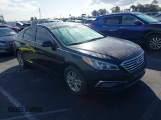 2015 Hyundai Sonata SE z VIN 5NPE24AF9FH231906, wystawiony jako IAAI lot #41403939 z przebiegiem Nie podano mil oraz . Historia ofert i sprzedaży dostępna na DreamBid. Obrazek 1.