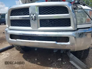 2018 Ram 2500 Tradesman z VIN 3C6UR5HJ5JG284053, wystawiony jako IAAI lot #42672148 z przebiegiem 158 783 mil mil oraz . Historia ofert i sprzedaży dostępna na DreamBid. Obrazek 6.