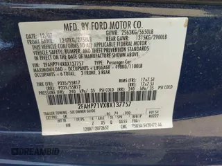 2008 Ford Police Interceptor z VIN 2FAHP71VX8X137757, wystawiony jako IAAI lot #42651380 z przebiegiem 181 684 mil mil oraz . Historia ofert i sprzedaży dostępna na DreamBid. Obrazek 9.