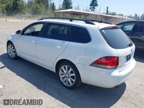 2014 Volkswagen Jetta TDI w/Sunroof & Nav with VIN 3VWPL7AJ2EM615172, listed as a IAAI auction lot 42809695 with 116,599 mi miles and . Bid and sale history available at DreamBid. Image 3.