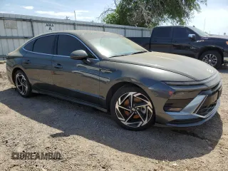 2024 Hyundai Sonata SEL z VIN KMHL14JA4RA409095, wystawiony jako Copart lot #53632675 z przebiegiem 11 619 mil mil oraz Szkoda całkowita • Salvage title. Historia ofert i sprzedaży dostępna na DreamBid. Obrazek 4.