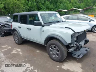 2023 Ford Bronco с VIN 1FMDE5BH5PLC15428, выставлен на аукционе IAAI как лот 42263776 с пробегом 11 556 миль миль и . История ставок и продаж доступна на DreamBid. Изображение 1.