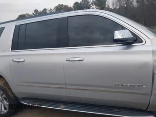 2019 GMC Yukon XL SLT with VIN 1GKS1GKC8KR383694, listed as a IAAI auction lot 41466213 with 128,368 mi miles. Bid and sale history available at carsss.com. Image 13.