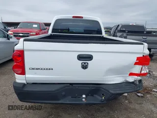 2008 Dodge Dakota ST with VIN 1D7HE22K98S565237, listed as a IAAI auction lot 41908055 with 242,270 mi miles and . Bid and sale history available at carsss.com. Image 16.