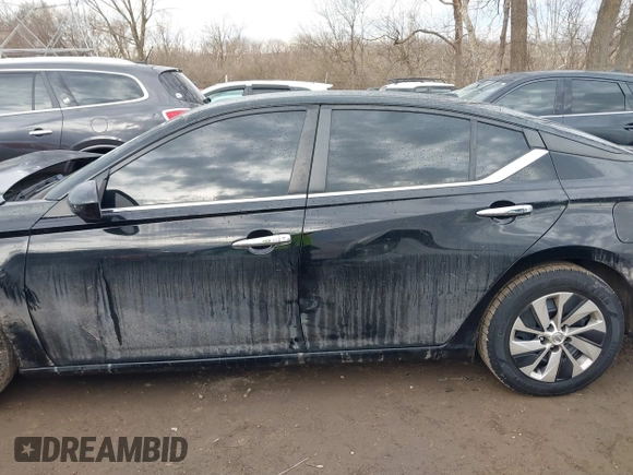 2020 Nissan Altima 2.5 S with VIN 1N4BL4BV0LC224104, listed as a IAAI auction lot 41670602 with 90,548 mi miles. Bid and sale history available at carsss.com. Image 15.