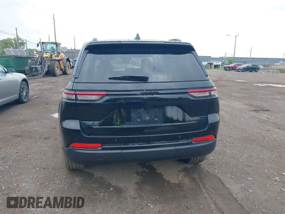 2024 Jeep Grand Cherokee Limited z VIN 1C4RJHBG5RC202647, wystawiony jako IAAI lot #42553301 z przebiegiem 12 121 mil mil oraz . Historia ofert i sprzedaży dostępna na DreamBid. Obrazek 15.