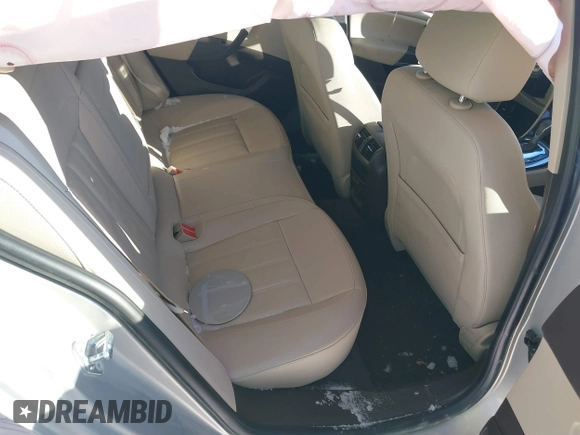 2011 Buick Regal CXL RL3 with VIN W04GR5EC5B1014102, listed as a IAAI auction lot 41318888 with 78,177 mi miles and . Bid and sale history available at DreamBid. Image 8.