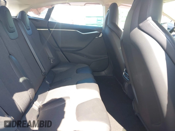 2014 Tesla Model S 60 с VIN 5YJSA1H14EFP44251, выставлен на аукционе IAAI как лот 42267250 с пробегом 60 560 миль миль и . История ставок и продаж доступна на DreamBid. Изображение 8.