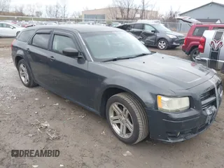 2008 Dodge Magnum SXT with VIN 2D4FV37VX8H225695, listed as a IAAI auction lot 42037741 with 196,099 mi miles and . Bid and sale history available at carsss.com. Image 1.