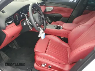 2023 Maserati Grecale Modena z VIN ZN682AVM0P7432182, wystawiony jako Copart lot #52376645 z przebiegiem 9 408 mil mil oraz Szkoda całkowita • Salvage title. Historia ofert i sprzedaży dostępna na DreamBid. Obrazek 7.