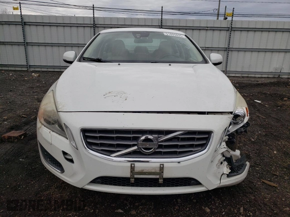 2013 Volvo S60 T6 R-Design Platinum with VIN YV1902FH2D2178884, listed as a Copart auction lot 51805655 with 141,878 mi miles and Salvage title. Bid and sale history available at DreamBid. Image 5.