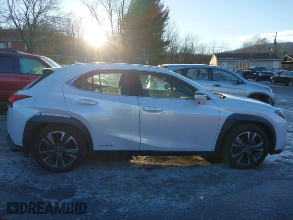 2019 Lexus UX with VIN JTHU9JBH3K2014755, listed as a IAAI auction lot 41320738 with 47,867 mi miles. Bid and sale history available at carsss.com. Image 13.