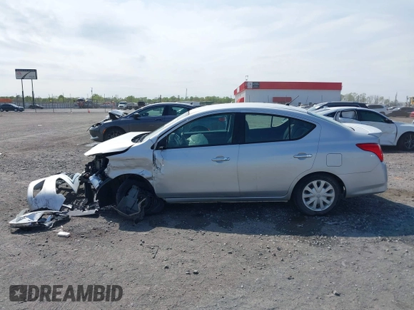 2019 Nissan Versa SV z VIN 3N1CN7AP5KL862481, wystawiony jako IAAI lot #41921907 z przebiegiem 156 124 mil mil oraz . Historia ofert i sprzedaży dostępna na DreamBid. Obrazek 14.