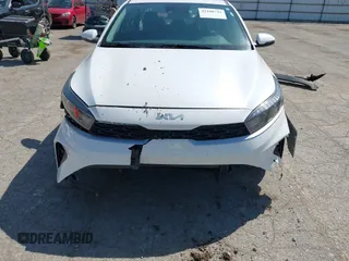 2024 Kia Forte LX z VIN 3KPF24AD6RE786274, wystawiony jako IAAI lot #42108741 z przebiegiem 5 923 mil mil oraz . Historia ofert i sprzedaży dostępna na DreamBid. Obrazek 13.