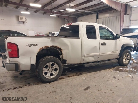 2011 Chevrolet Silverado 1500 LT with VIN 1GCRKSE30BZ217756, listed as a IAAI auction lot 41790864 with 154,363 mi miles. Bid and sale history available at carsss.com. Image 13.