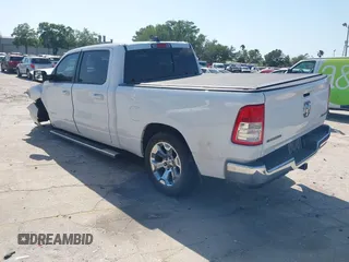 2022 Ram 1500 Big Horn z VIN 1C6RRFMG2NN430198, wystawiony jako IAAI lot #41944132 z przebiegiem 54 479 mil mil oraz . Historia ofert i sprzedaży dostępna na DreamBid. Obrazek 3.