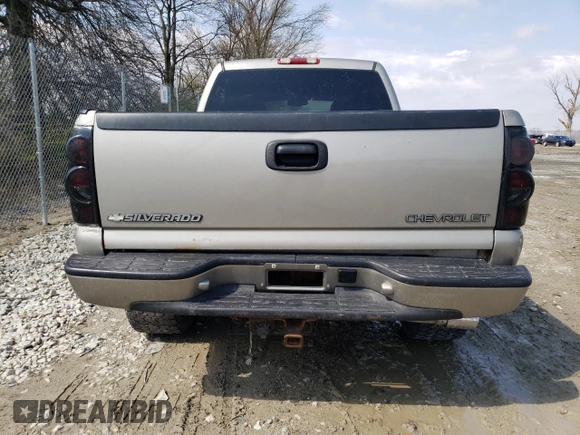 2003 Chevrolet Silverado 1500HD LS with VIN 1GCGK13U33F131230, listed as a Copart auction lot 52699415 with 237,280 mi miles and Salvage Title. Bid and sale history available at DreamBid. Image 6.