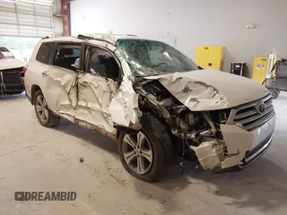 2013 Toyota Highlander Limited z VIN 5TDYK3EH1DS121622, wystawiony jako IAAI lot #42272380 z przebiegiem 191 400 mil mil oraz . Historia ofert i sprzedaży dostępna na DreamBid. Obrazek 6.