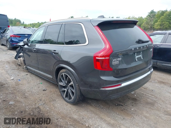 2024 Volvo XC90 Plus Bright Theme z VIN YV4L12PE1R1234921, wystawiony jako IAAI lot #42255873 z przebiegiem 22 994 mil mil oraz . Historia ofert i sprzedaży dostępna na DreamBid. Obrazek 3.