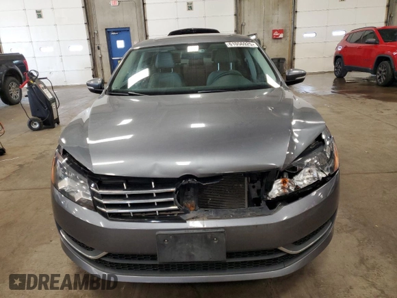 2015 Volkswagen Passat SE with VIN 1VWBV7A36FC090786, listed as a Copart auction lot 61056925 with 120,331 mi miles and Salvage title. Bid and sale history available at DreamBid. Image 5.
