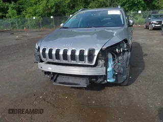 2017 Jeep Cherokee Latitude z VIN 1C4PJLCB4HW559926, wystawiony jako IAAI lot #42357305 z przebiegiem 106 188 mil mil oraz . Historia ofert i sprzedaży dostępna na DreamBid. Obrazek 6.