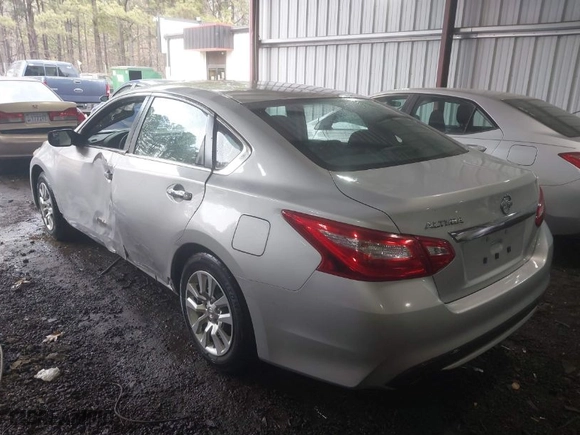 2016 Nissan Altima 2.5 S with VIN 1N4AL3AP6GN358182, listed as a IAAI auction lot 41610526 with 121,240 mi miles. Bid and sale history available at carsss.com. Image 3.