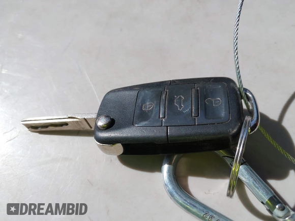 2007 Volkswagen Beetle with VIN 3VWRW31C27M500519, listed as a IAAI auction lot 41776926 with 131,832 mi miles and . Bid and sale history available at DreamBid. Image 11.
